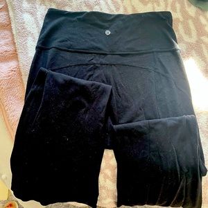 Lululemon yoga pants size 8